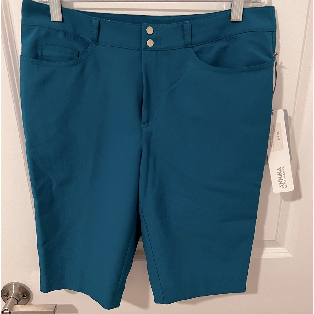 Cutter & Buck Annika DryTec Bermuda shorts. Size 6. blue/green color.